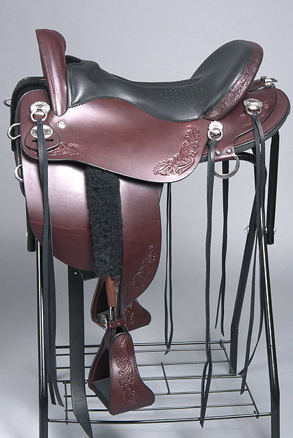 17.5' Tucker Logo 150 Horizon Compass Rose Leather Wide Tree Horse Saddle Brown
